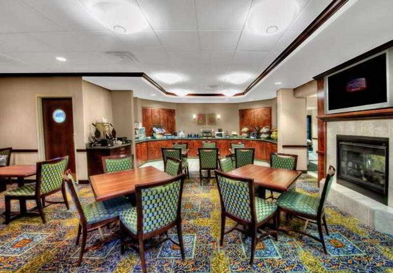 هتل Springhill Suites Milford