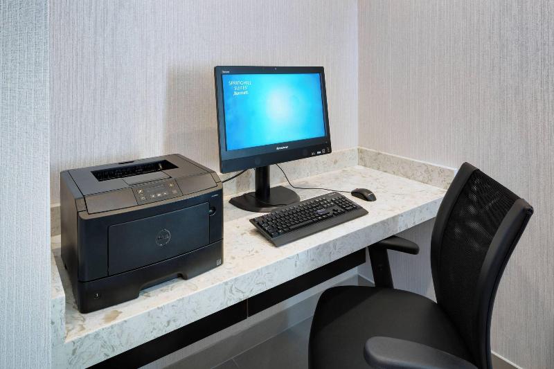 هتل Springhill Suites Milford