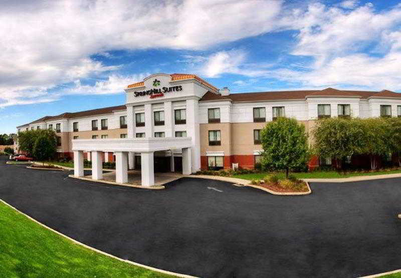 هتل Springhill Suites Milford