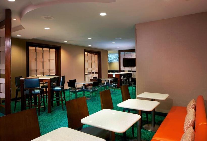 ホテル Springhill Suites By Marriott Newark International Airport