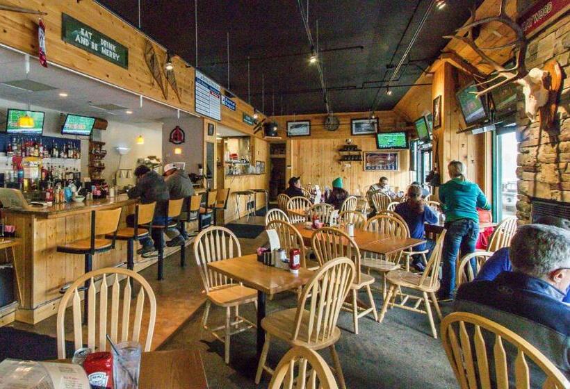 ホテル Tenderfoot Lodge 2621