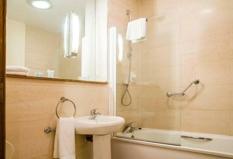 בית מלון כפרי The Arches