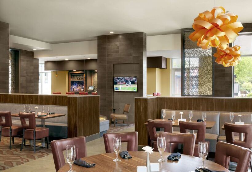 فندق The Broadway Columbia  A Doubletree By Hilton