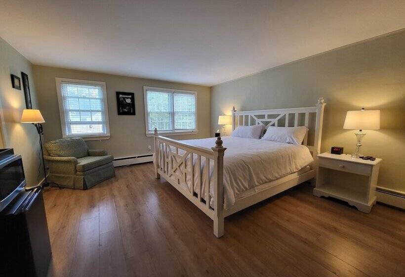 هتل The Stowe Village Inn