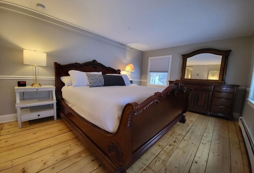 هتل The Stowe Village Inn