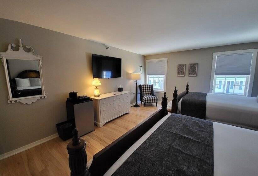 هتل The Stowe Village Inn