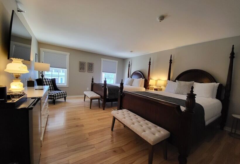 هتل The Stowe Village Inn