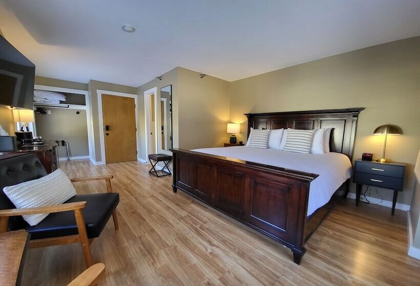 هتل The Stowe Village Inn