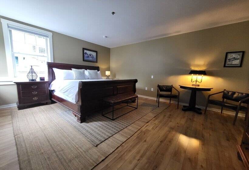 هتل The Stowe Village Inn