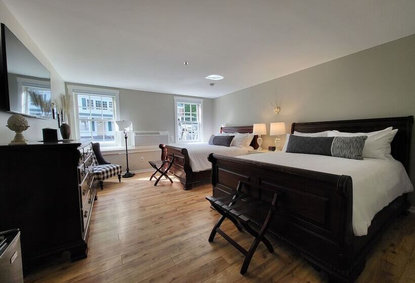 هتل The Stowe Village Inn