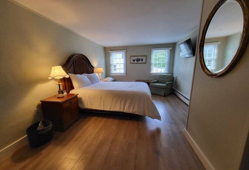 هتل The Stowe Village Inn