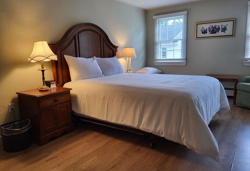 هتل The Stowe Village Inn