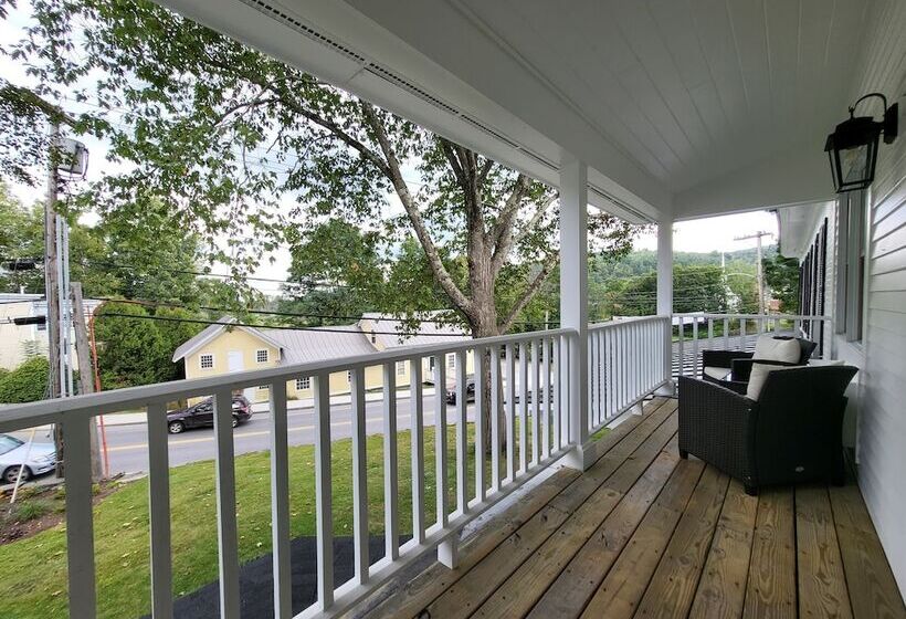 هتل The Stowe Village Inn