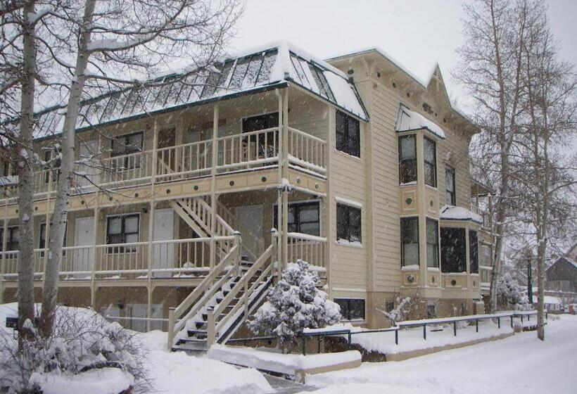 호텔 The Victorian Inn