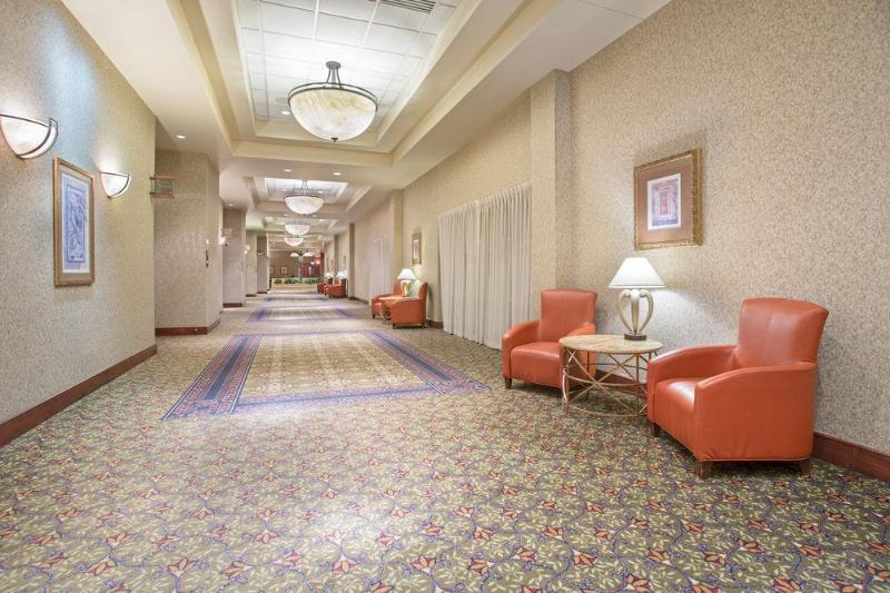 ホテル Topeka At City Center