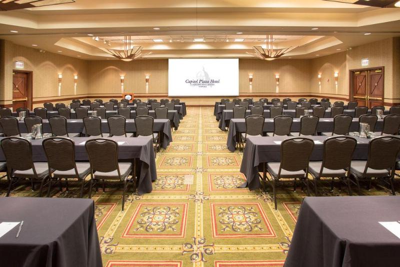 ホテル Topeka At City Center