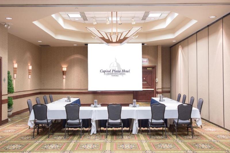 ホテル Topeka At City Center