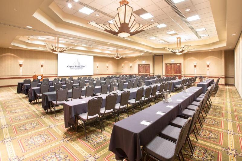 ホテル Topeka At City Center