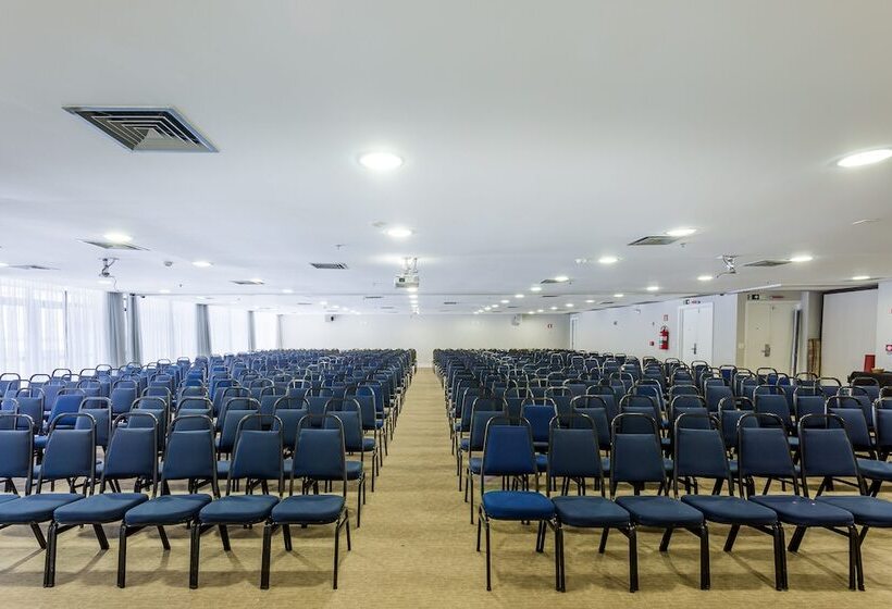 فندق Victory Business