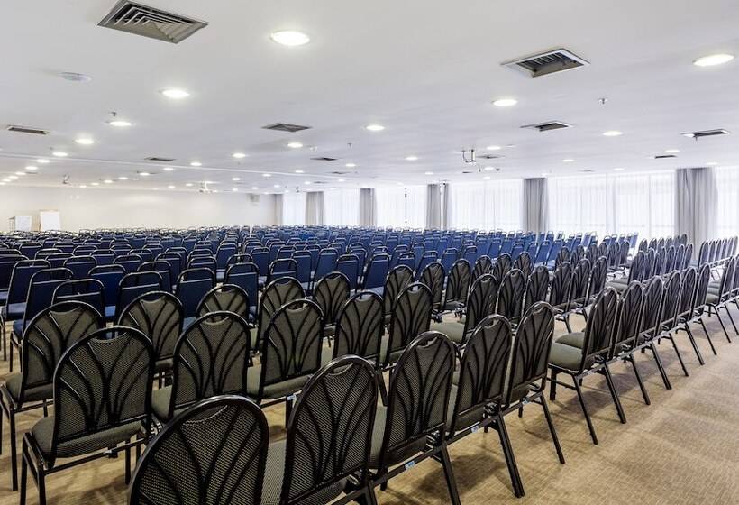 فندق Victory Business