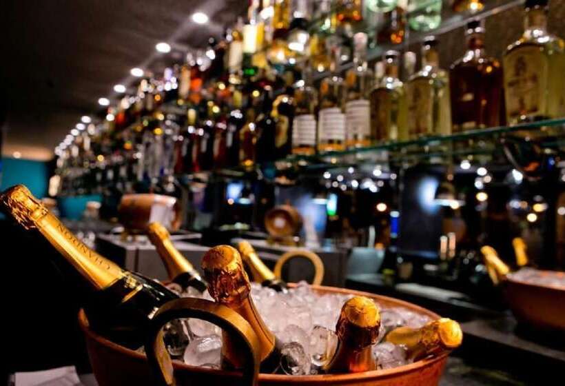 فندق Victory Business