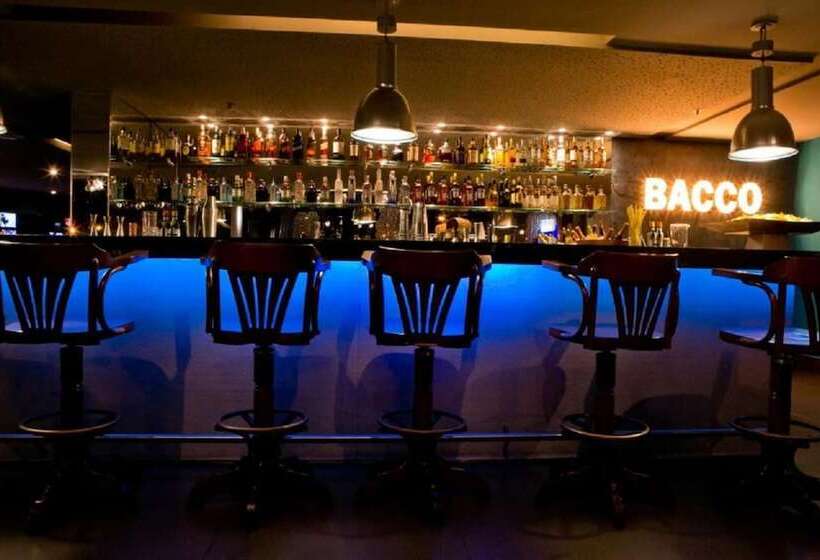 فندق Victory Business