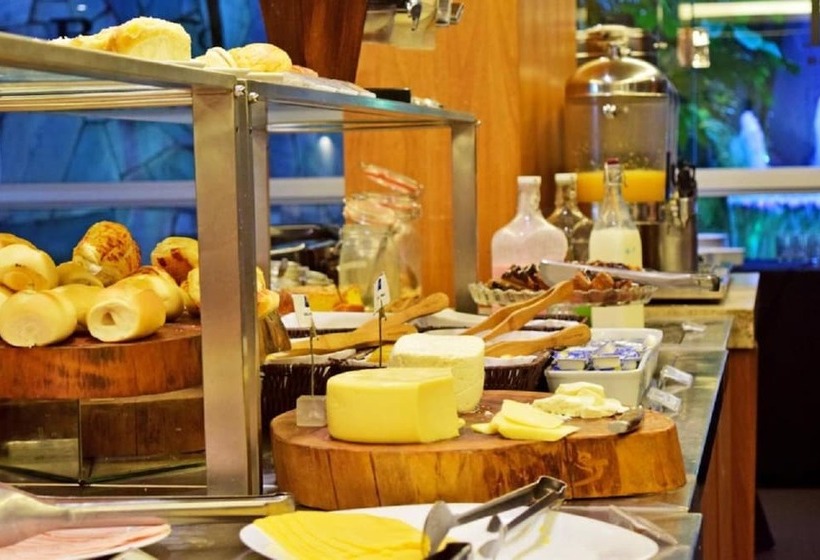 فندق Victory Business