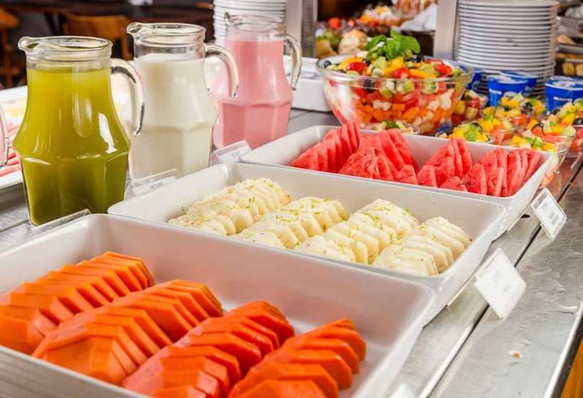 فندق Victory Business