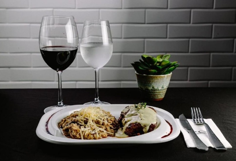 فندق Victory Business