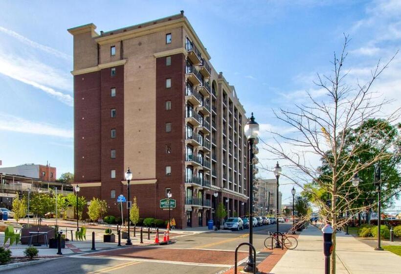 ホテル Water Street Condos