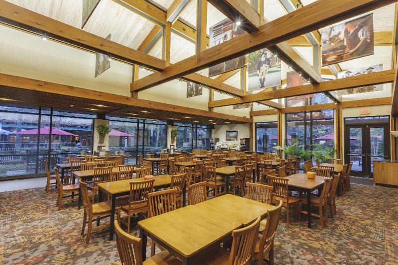 Williamsburg Woodlands Hotel & Suites, An Official Colonial Williamsburg