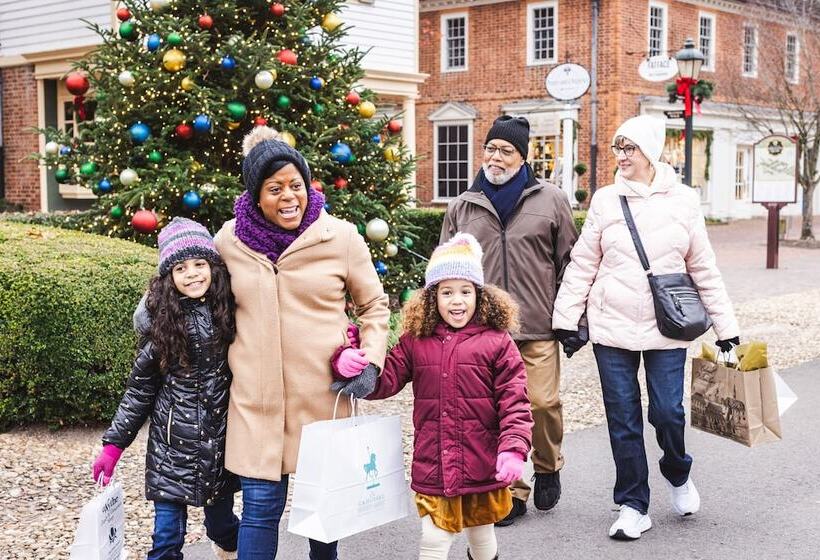 Williamsburg Woodlands Hotel & Suites, An Official Colonial Williamsburg