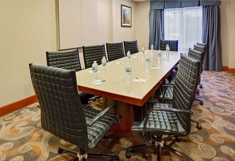 هتل Comfort Inn & Suites Arlington Heights   Schaumburg