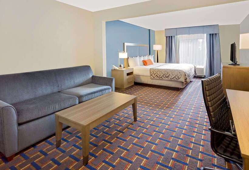هتل Comfort Inn & Suites Arlington Heights   Schaumburg
