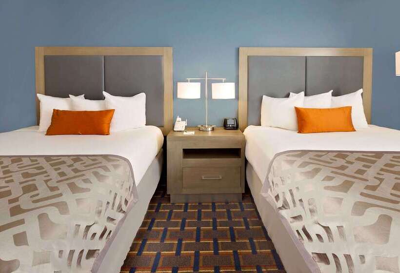 هتل Comfort Inn & Suites Arlington Heights   Schaumburg