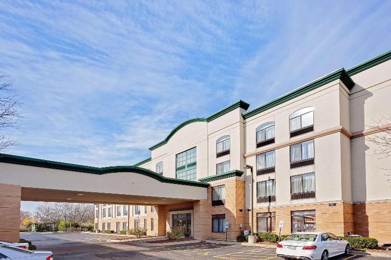 هتل Comfort Inn & Suites Arlington Heights   Schaumburg