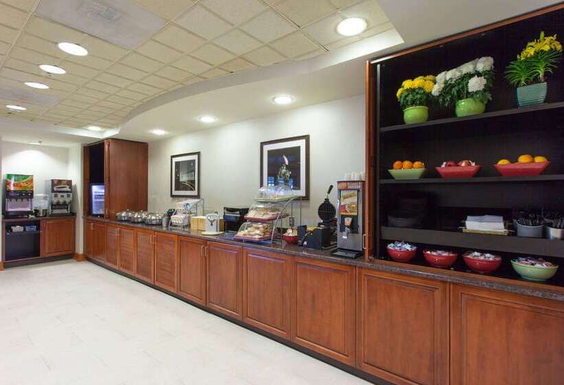 Отель Wingate By Wyndham Dulles International