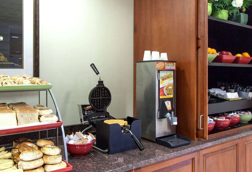 Отель Wingate By Wyndham Dulles International