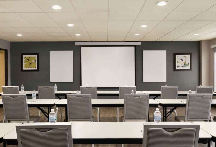 ホテル Wingate By Wyndham Cincinnati Blue Ash