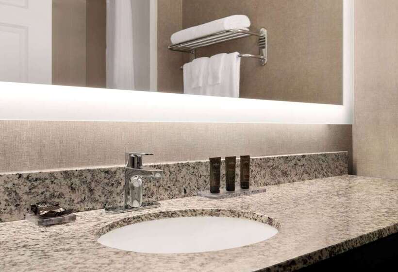 ホテル Wingate By Wyndham Cincinnati Blue Ash