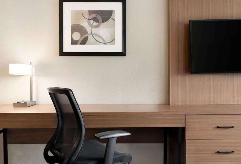 ホテル Wingate By Wyndham Cincinnati Blue Ash