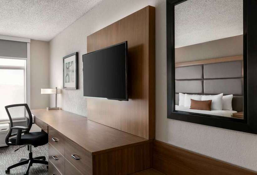 ホテル Wingate By Wyndham Cincinnati Blue Ash