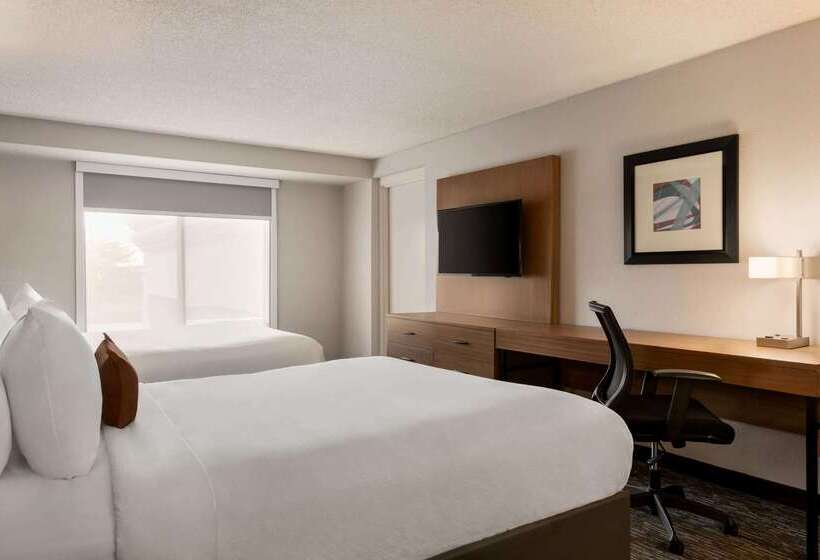 ホテル Wingate By Wyndham Cincinnati Blue Ash