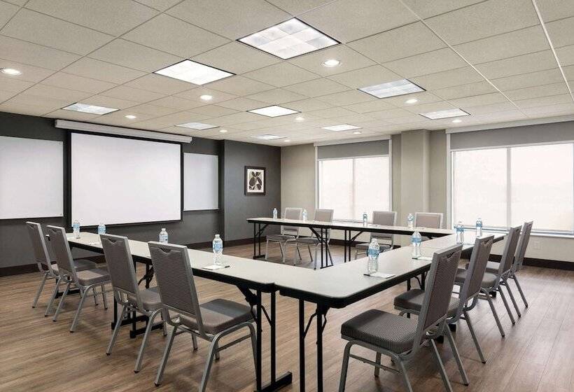 ホテル Wingate By Wyndham Cincinnati Blue Ash