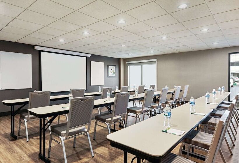 ホテル Wingate By Wyndham Cincinnati Blue Ash