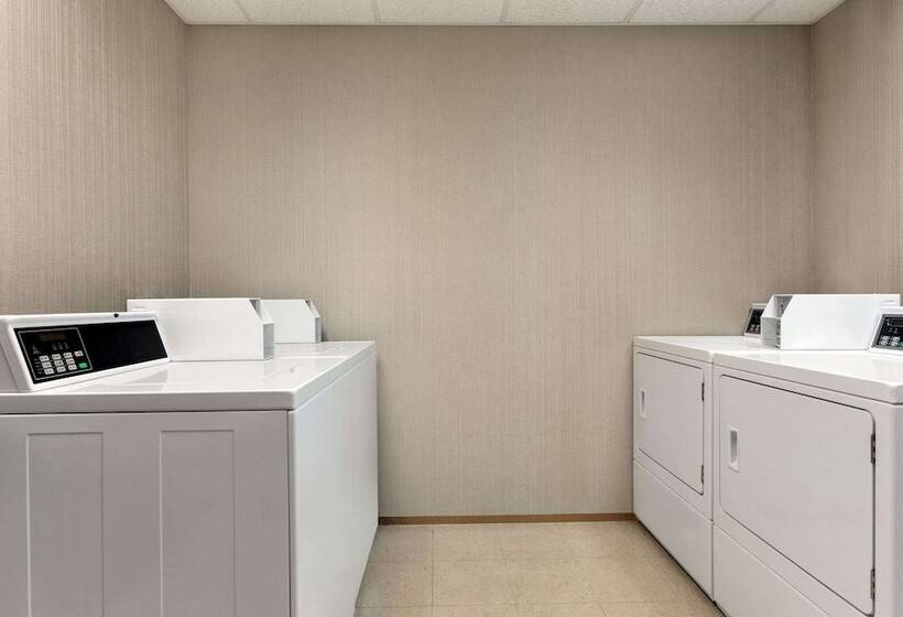 ホテル Wingate By Wyndham Cincinnati Blue Ash