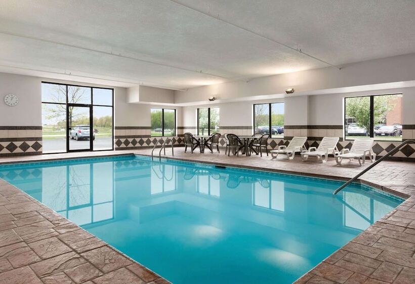 ホテル Wingate By Wyndham Cincinnati Blue Ash