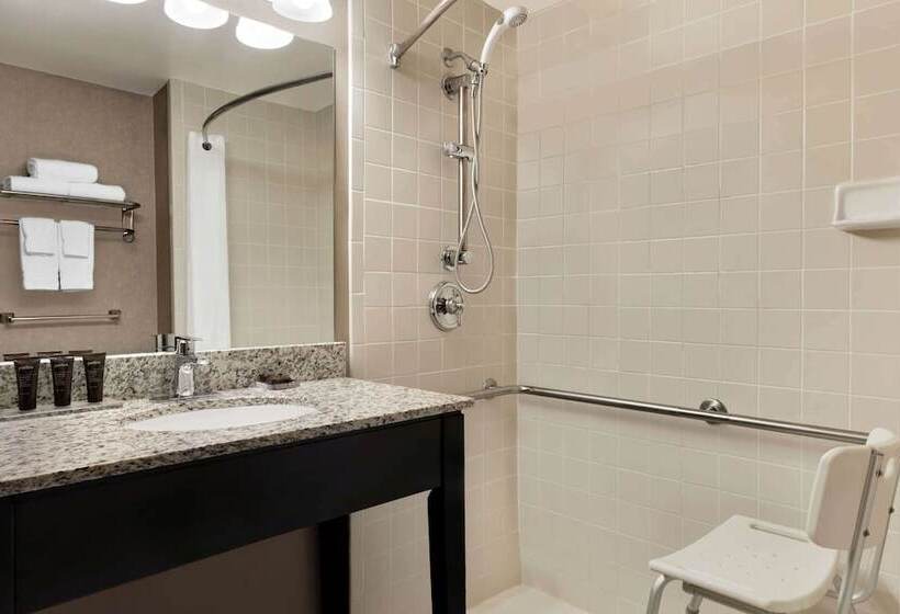 ホテル Wingate By Wyndham Cincinnati Blue Ash