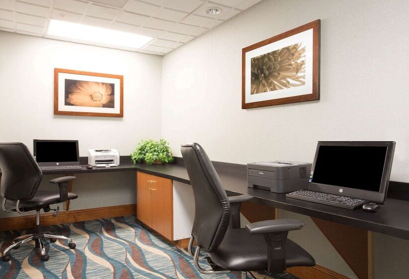 فندق Wingate By Wyndham Garner/raleigh South