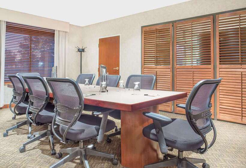 فندق Wingate By Wyndham Green Bay